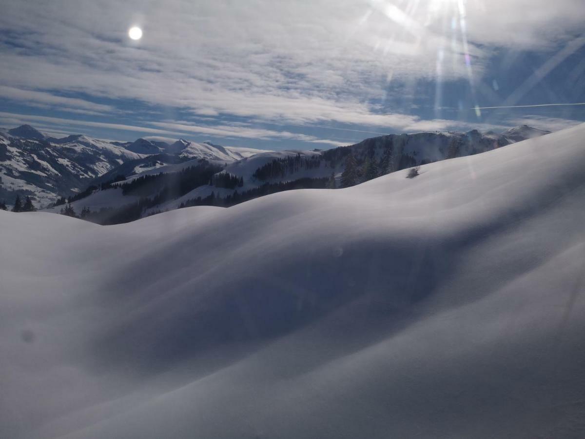 Hocheckhuette On Top Of The Kitzbuehel Hahnenkamm Mountain Exterior photo